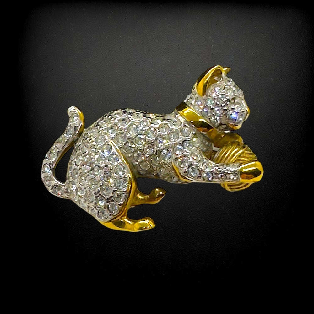 Vintage Gold Plated & Clear Rhinestone Cat Brooch
